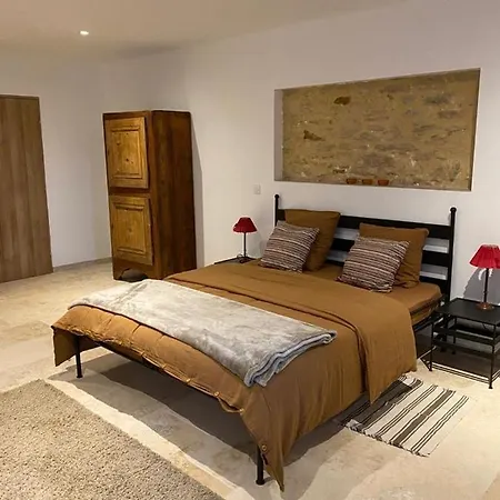 Bastide De La Madeleine